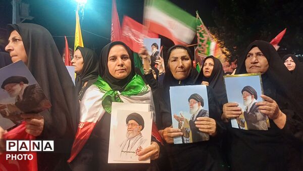 خونخواهی رهبر شهید در تجمعات شبانه مردم کوهدشت؛ حمایتی دوباره از آرمان‌های انقلاب