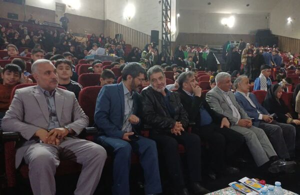 پیش‌کنگره معلمان و بیش از ۱۱۰۰ دانش‌آموز شهید منطقه ۱۶