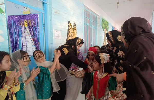 برگزاری آیین کهن «حق لیلی» در مدرسه شهید ابراهیم تنیده هرمزگان