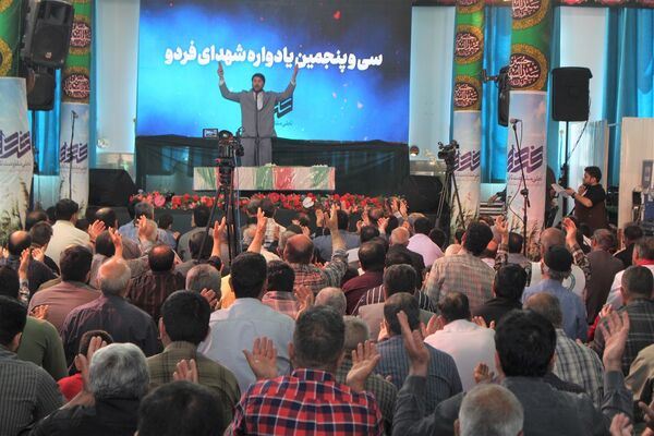 حضور نوجوانان در سی و پنجمین یادواره شهدای روستای فردوی قم