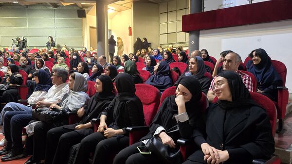 تقدیر و تجلیل از ستارگان درخشان هنرستان هنرهای زیبای اصفهان