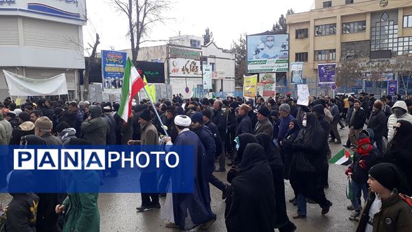 جلوه‌هایی از حماسه آفرینی مردم شیروان در راهپیمایی ۲۲ بهمن 