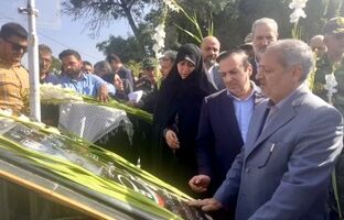 ادای احترام وزیر آموزش و پرورش به مقام شامخ شهدای قزوین