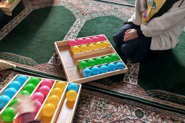 افتتاحیه بخش دوم اردوی تمشک با حضور دانش‌آموزان دختر در اردوگاه شهید محمد منتظری شهریار