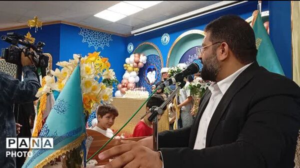 آیین جشن تولد فرزندان شهدا در مسجد مقدس جمکران