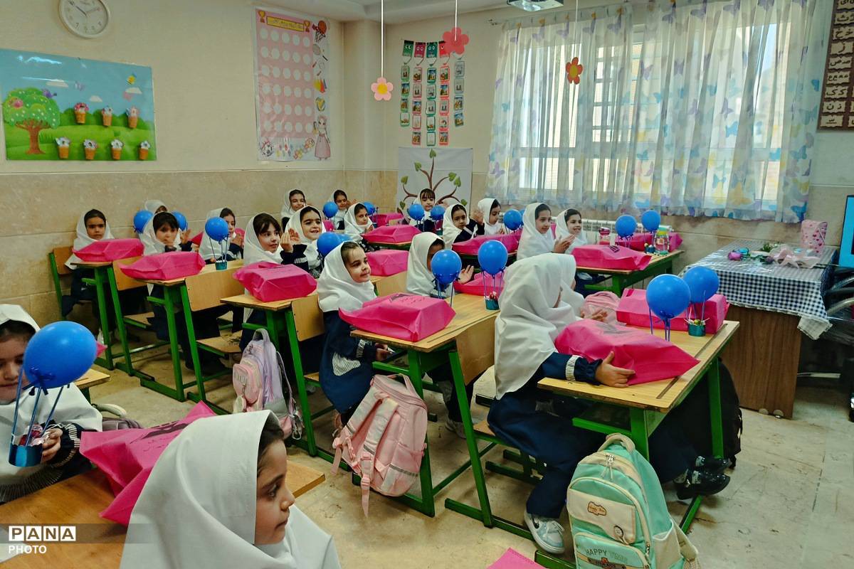 صدای زنگ دانش در باغ شکوفه های دبستان حضرت معصومه(س)،  با آغاز ماه مهر 