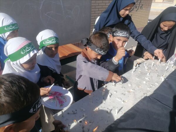 برپایی موکب دانش‌آموزی به‌مناسبت شهادت حضرت فاطمه(س)