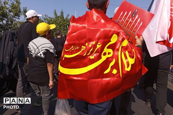  هم صدا با هم در تشییع رهبر شهید