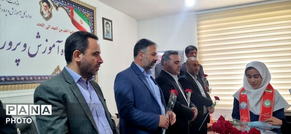 نکوداشت مقام شامخ معلم و تجلیل از پیشگامان عرصه تعلیم و تربیت در نظرکهریزی