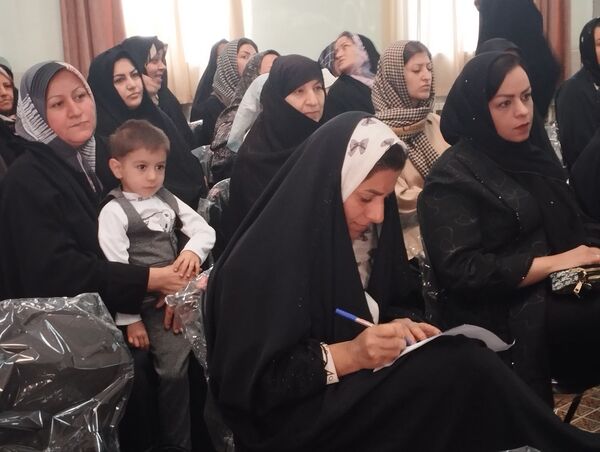 جلسه انجمن و اولیا در هنرستان کاردانش حافظ 