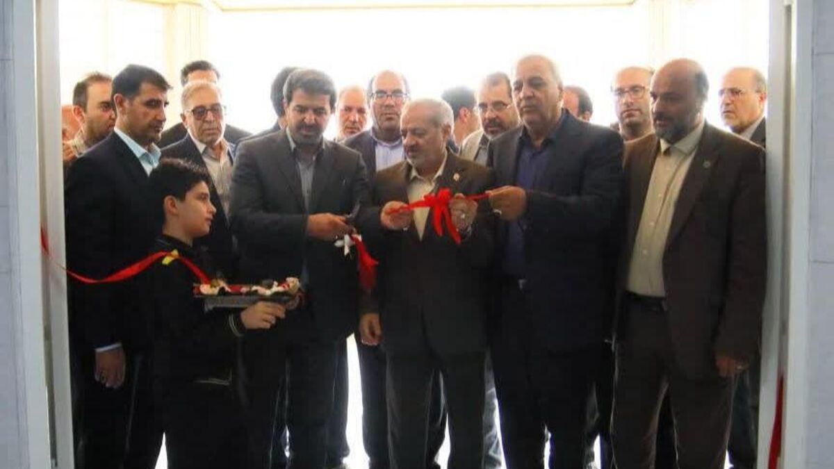استخر دانش‌آموزی شهید رنجبرزاده اسدآباد با اعتبار ۷۲ میلیارد تومان افتتاح شد