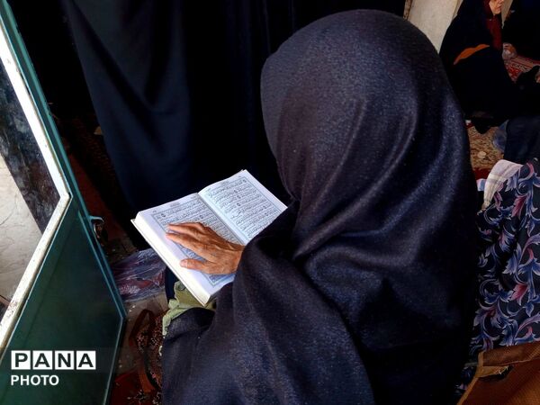 از پیر تا دانش آموز در نماز جمعه نیشابور حضور دارند-۱