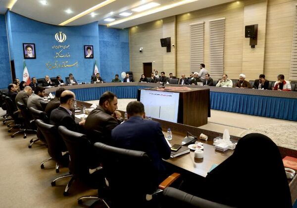 نشست ستاد ساماندهی امور جوانان استان یزد به ریاست استاندار  یزد