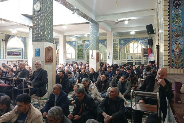 نماز جمعه‌ای که در آن شعار «مرگ بر آمریکا» طنین‌انداز شد