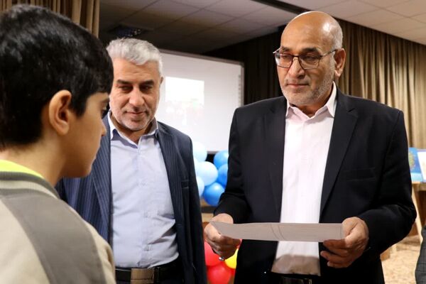 افتتاح نمایشگاه هنری دانش‌آموزی در دبستان دوره دوم سلیمانی