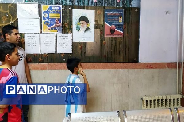 پدر و پسر در میدان ورزش؛ شور و نشاط ورزشی در مدرسه علامه طباطبایی پیشوا