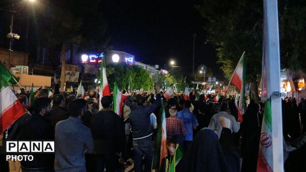 مشت ها بر فراز آسمان نیشابور نمایان شد 