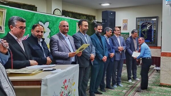 مراسم تجلیل از مقام معلم در شهرستان اشتهارد