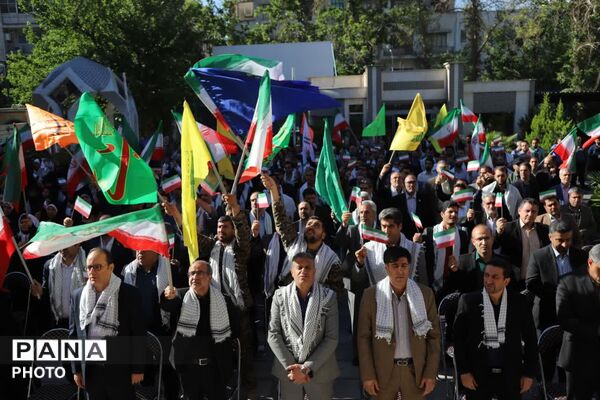 مراسم صبحگاه مشترک بسیج فرهنگیان تهران بزرگ در اداره کل آموزش و پرورش