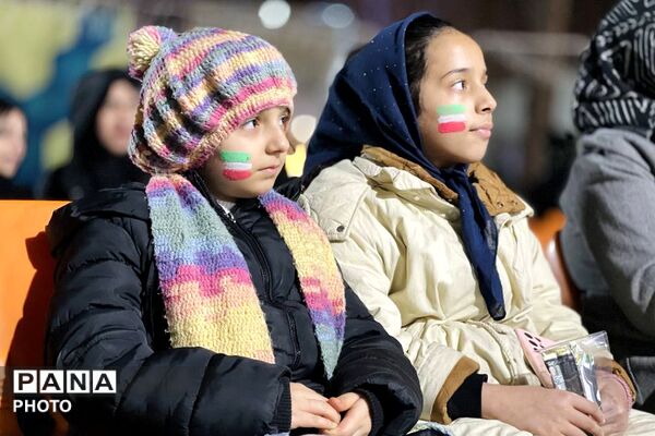 تجدید بیعت دانش‌آموزان با رهبر انقلاب