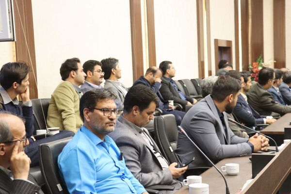نشست هم‌اندیشی فرهنگیان تربت‌حیدریه با محوریت نهضت مدرسه‌سازی