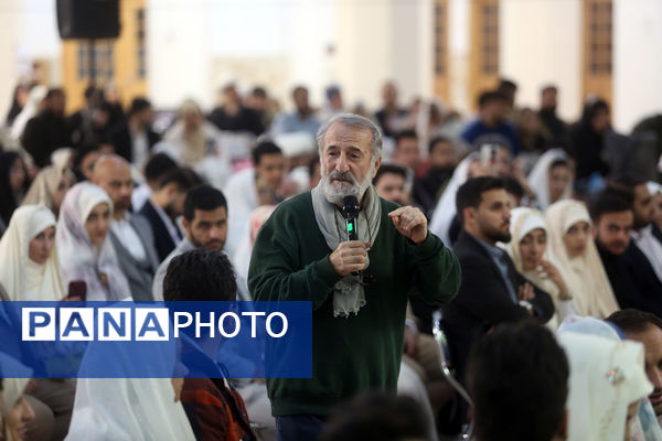 جشن ازدواج ۷۳۰ زوج دانشجوی در حرم حضرت معصومه(س)