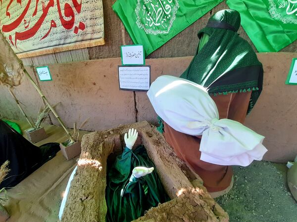 نمایشگاه یاس کبود، جلوه‌ای از عشق فاطمی در دل جلگه رخ