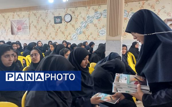 کارگاه آموزشی جهاد تبیین و پدافند غیرعامل در دبیرستان نمونه دولتی محمودیه