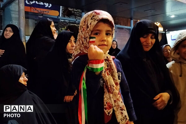 جلوه ای از حضور کودکان در دل میدان