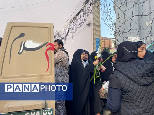 استقبال از شهید خوشنام در دبیرستان شاهد ساری 