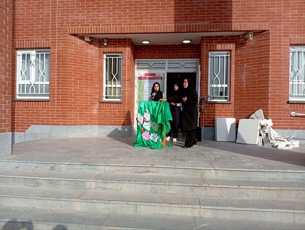 مراسم زنگ مهر در دبیرستان مشکات