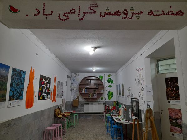 برپایی نمایشگاه به‌مناسبت هفته پژوهش در هنرستان بدیع مشهد