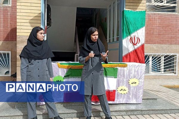 بازارچه دانش‌آموزی با طعم خلاقیت در مدرسه حضرت خدیجه(س) بهارستان‌دو