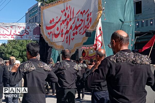 مراسم معنوی گل‌زنی در بن