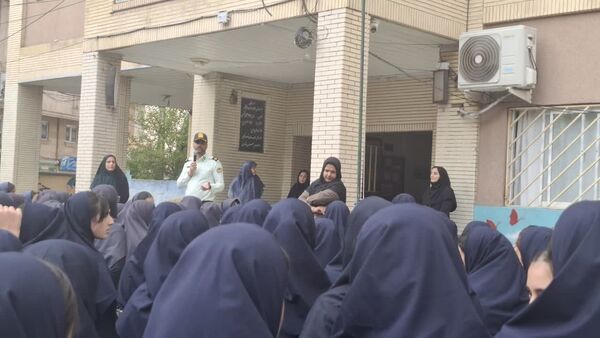 گرامیداشت روز نیروی انتظامی در دبیرستان بهار آزادی قائمشهر