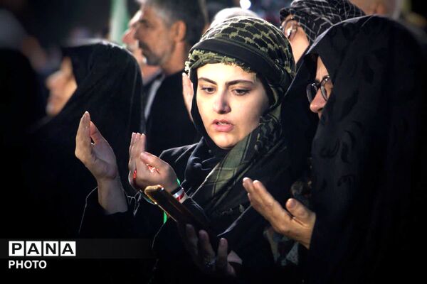 مردم گرگان همچنان در سنگر خیابان