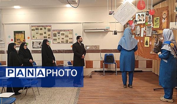بازدید از غرفه‌های مدرسه انقلاب دبیرستان فرزانگان قائمشهر