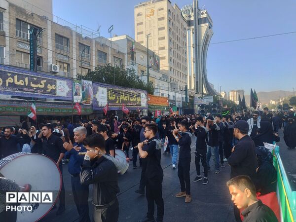 قرارگاه عشق؛ مشهد در سوگ شهادت ضامن اهل‌بیت (ع) پوشیده شد