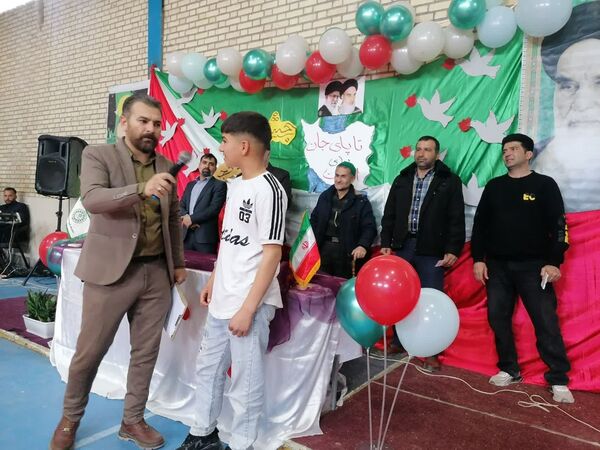 ویژه برنامه‌های دهه فجر و همایش یاوران انقلاب در مدارس روستای چری