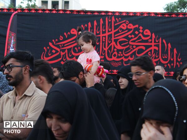 ماتم حسینی در چهارراه بهار؛ ضجه های عاشورایی در غروب غربت
