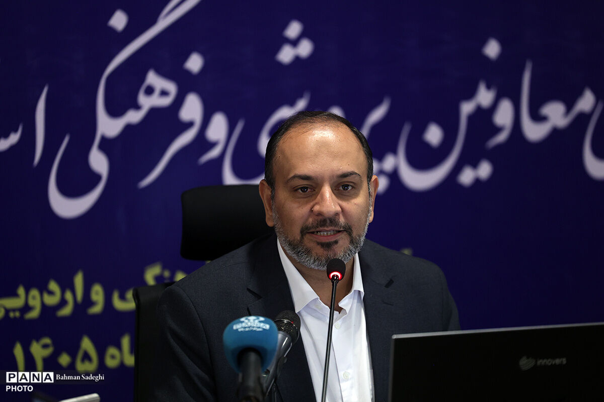 «پرورشی نوین» با محوریت هویت و کنشگری دانش‌آموزی دنبال می‌شود/تولید بیش از ۴۰۰ محصول فرهنگی در جریان جنگ تحمیلی سوم/آموزش‌وپرورش باید با استفاده از ظرفیت مدارس، به تحقق الگوی محله‌محوری و مسجد‌محوری کمک کند