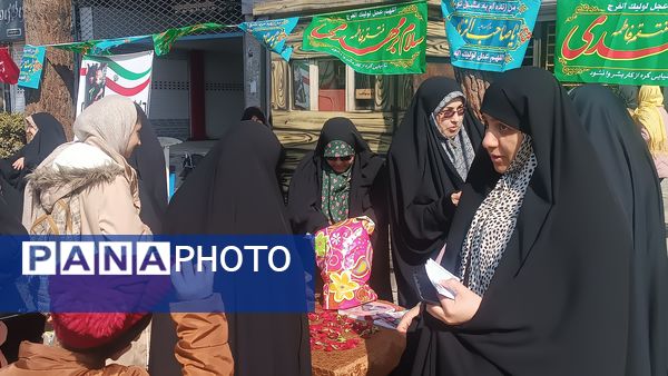 برپایی غرفه‌های فرهنگی به مناسبت میلاد امام زمان (عج) در نیشابور 