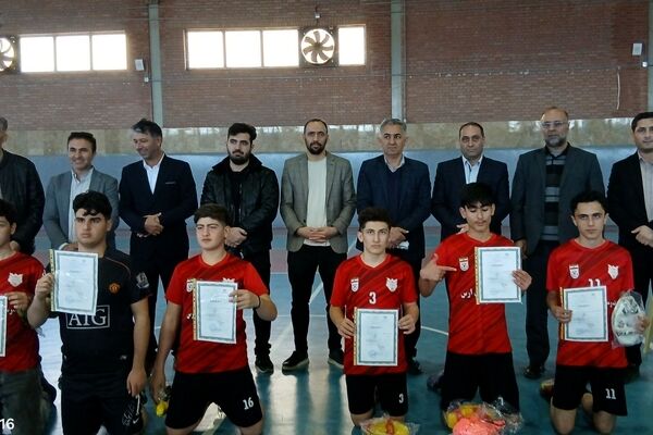 قهرمانی تیم مدرسه شهید اشرفی جانانلو در مسابقات فوتسال «جام اقتدار ایران»