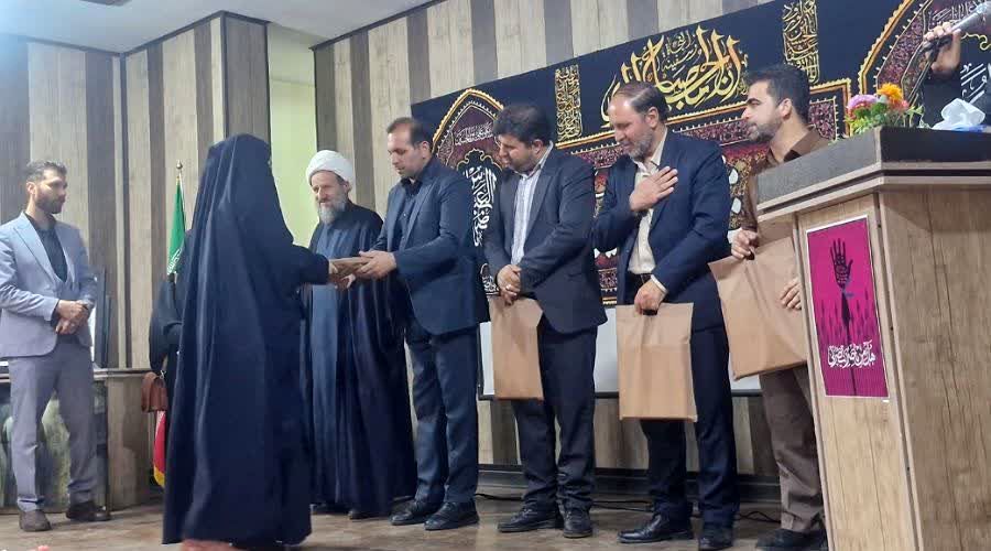  اولین نمایشگاه آثار هنری با موضوع عفاف و حجاب در کانون ملائک شهرستان قرچک