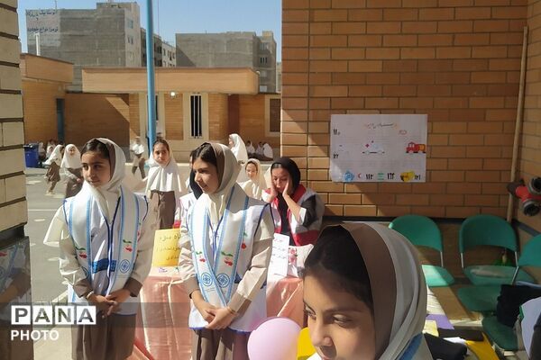 آیین بازگشایی مدارس در دبستان بنی‌هاشمی