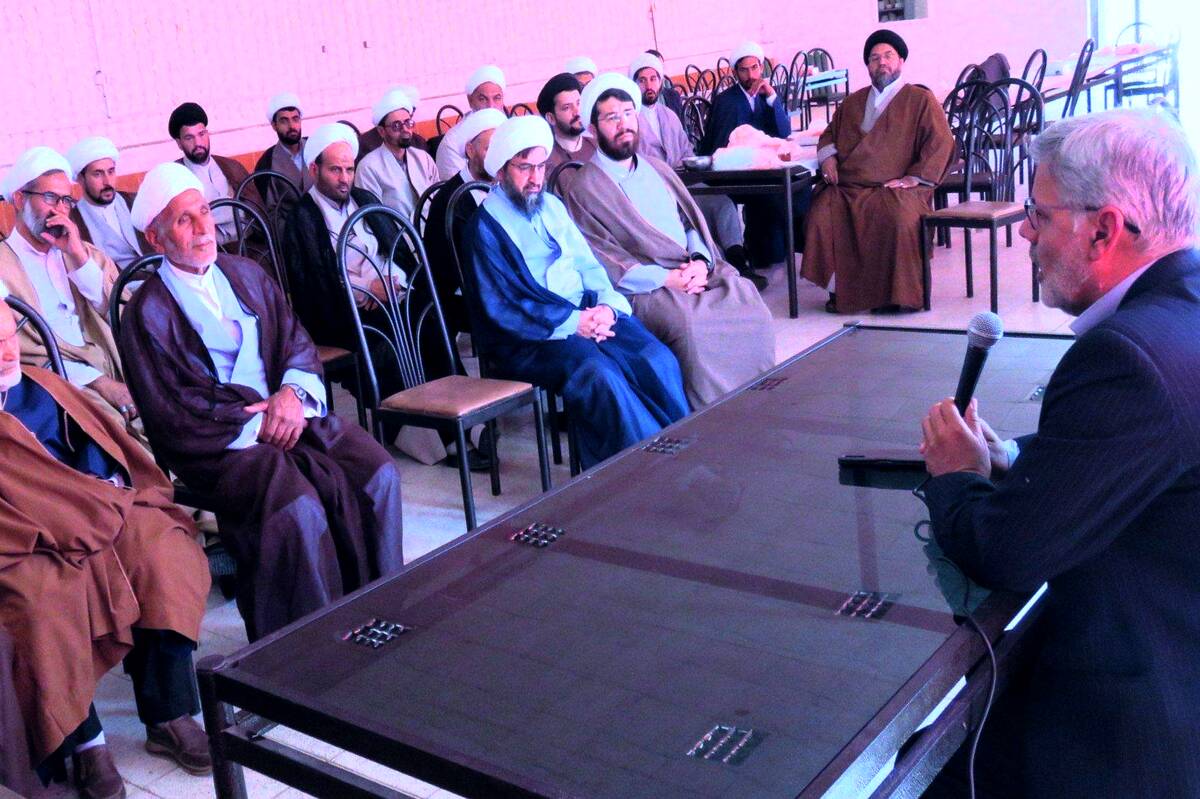 باید از طریق تریبون‌های مذهبی جایگاه و منزلت معلم بیان شود