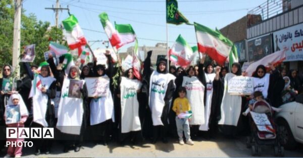 رزمایش بانوان جانفدای ایران در شهر آوه