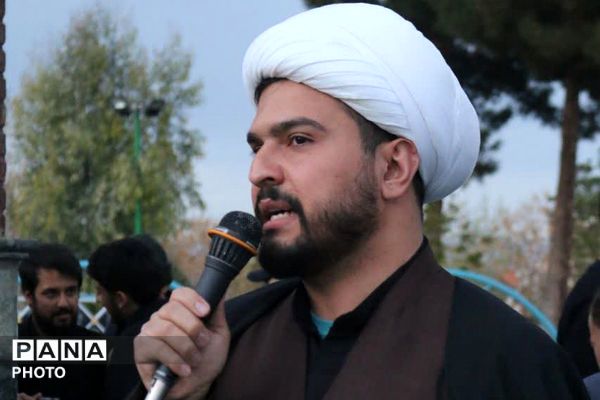 قرچک، نوروز را با اقتدا به شهدا آغاز کرد