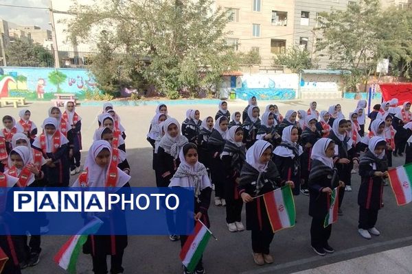 از درس تا دفاع مقدس،دانش آموزان پای کار یاد شهدا با طنین صدای زنگ مقاومت و ایثار 