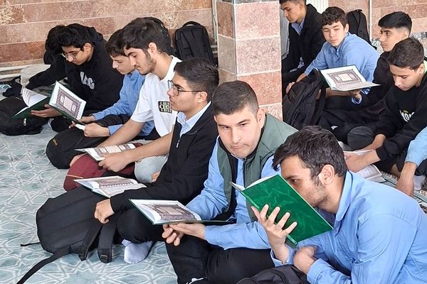 محفل نورانی قرآن کریم در مدارس کوثر ۲ و جدلی ناحیه دو شهرری 